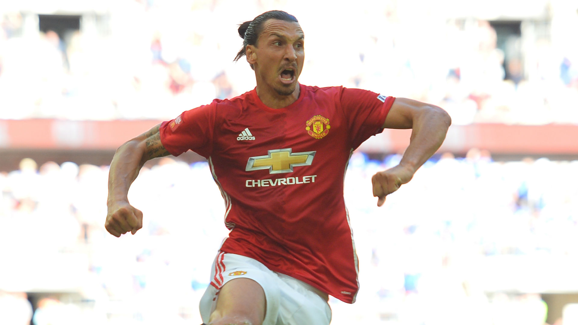 PSG ficou com parte do salário de Ibrahimovic