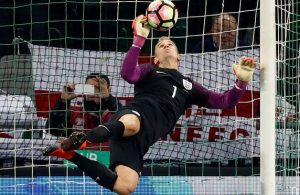 A sensacional defesa de Joe Hart diante da Eslovénia
