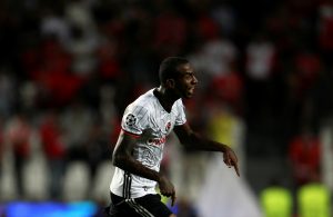 Talisca vai ser operado e deve parar durante três meses