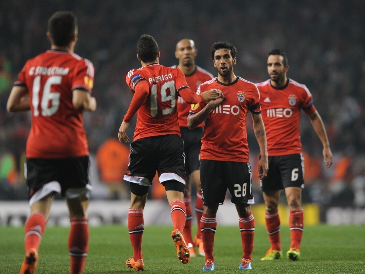 “É impossível para Sporting e FC Porto estarem ao nível do Benfica”