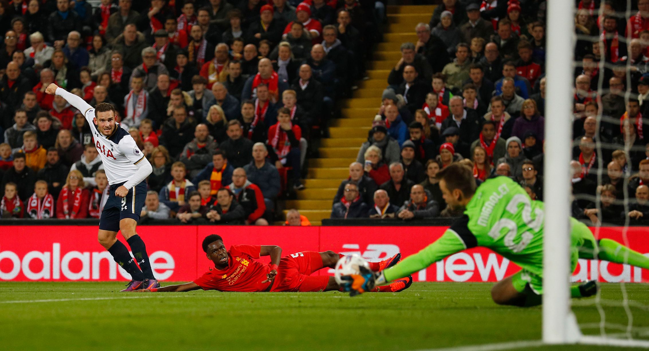 Foi feita história na Taça da Liga inglesa