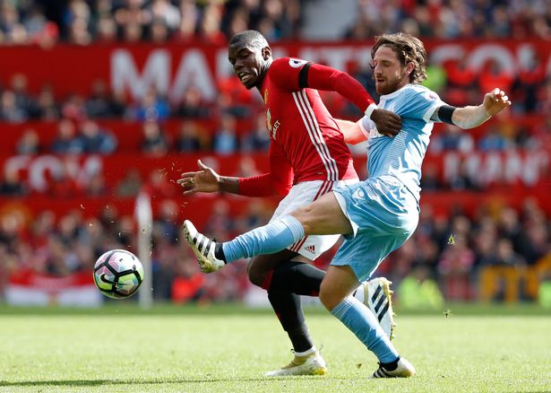 Manchester United surpreendido em Old Trafford