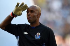 Helton não foi avisado da rescisão de contrato