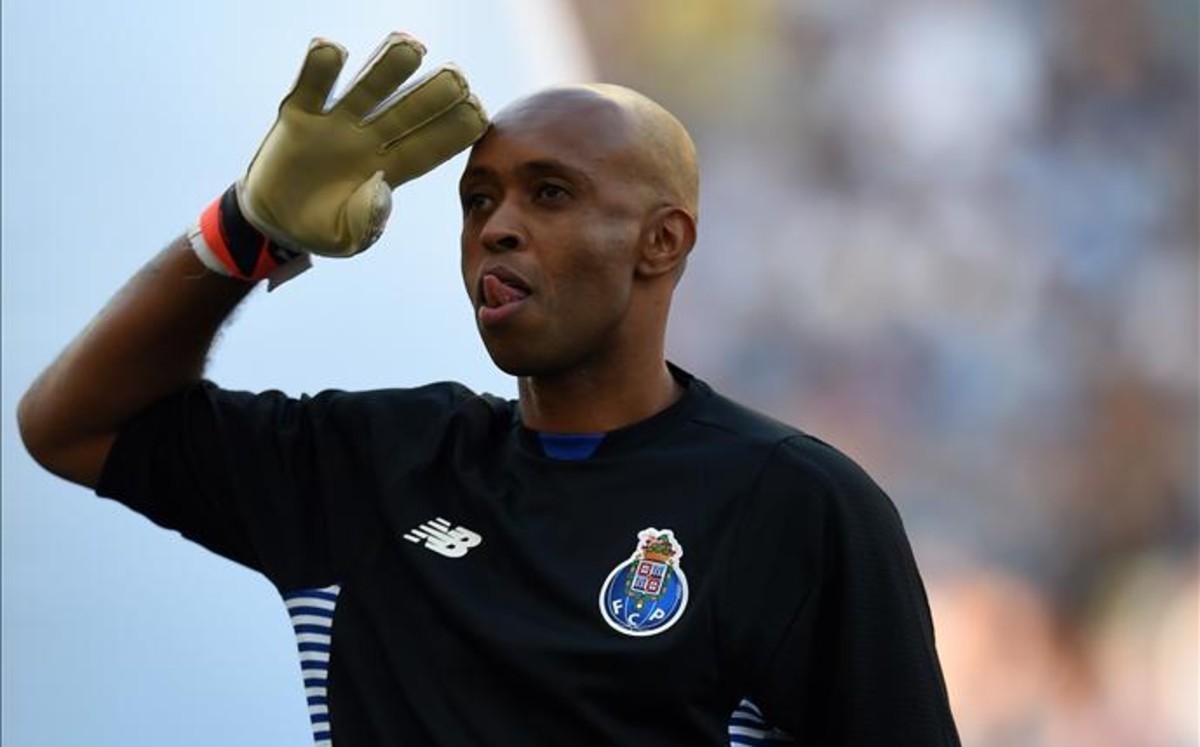 Helton não foi avisado da rescisão de contrato