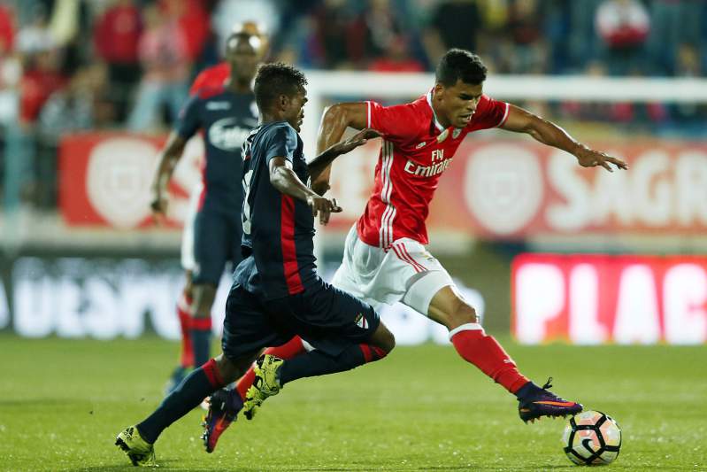 Benfica derrota 1º de Dezembro no último suspiro