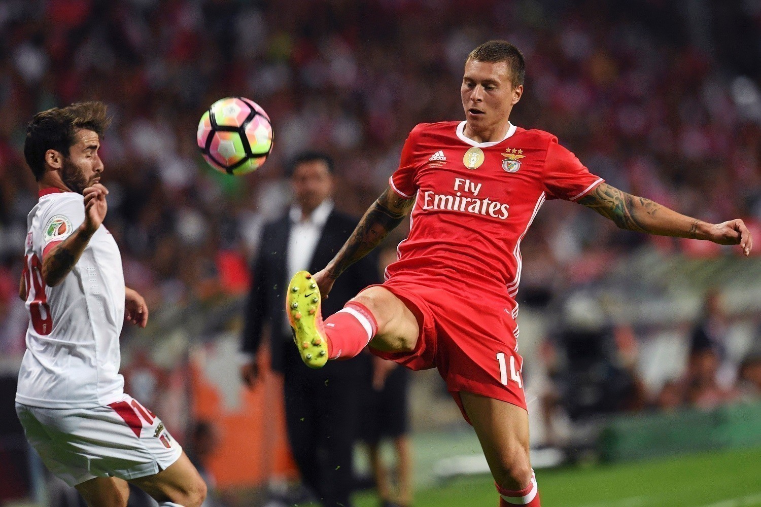 Manchester United oferece 45 milhões de euros por Lindelof
