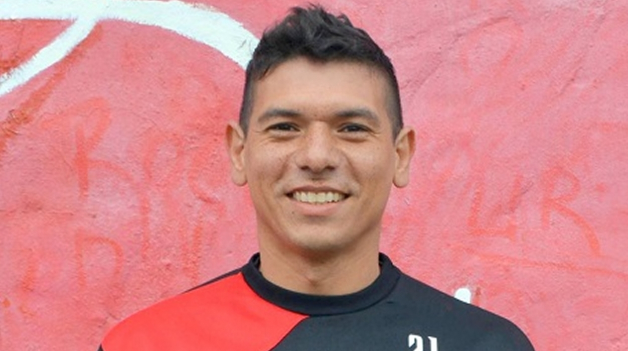 Futebolista argentino muda de apelido para evitar que a filha seja gozada