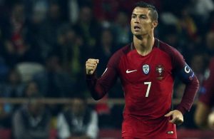 Ronaldo bisa em nova vitória da seleção nacional