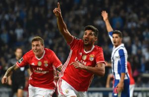 Empresário de Lisandro López confirma renovação