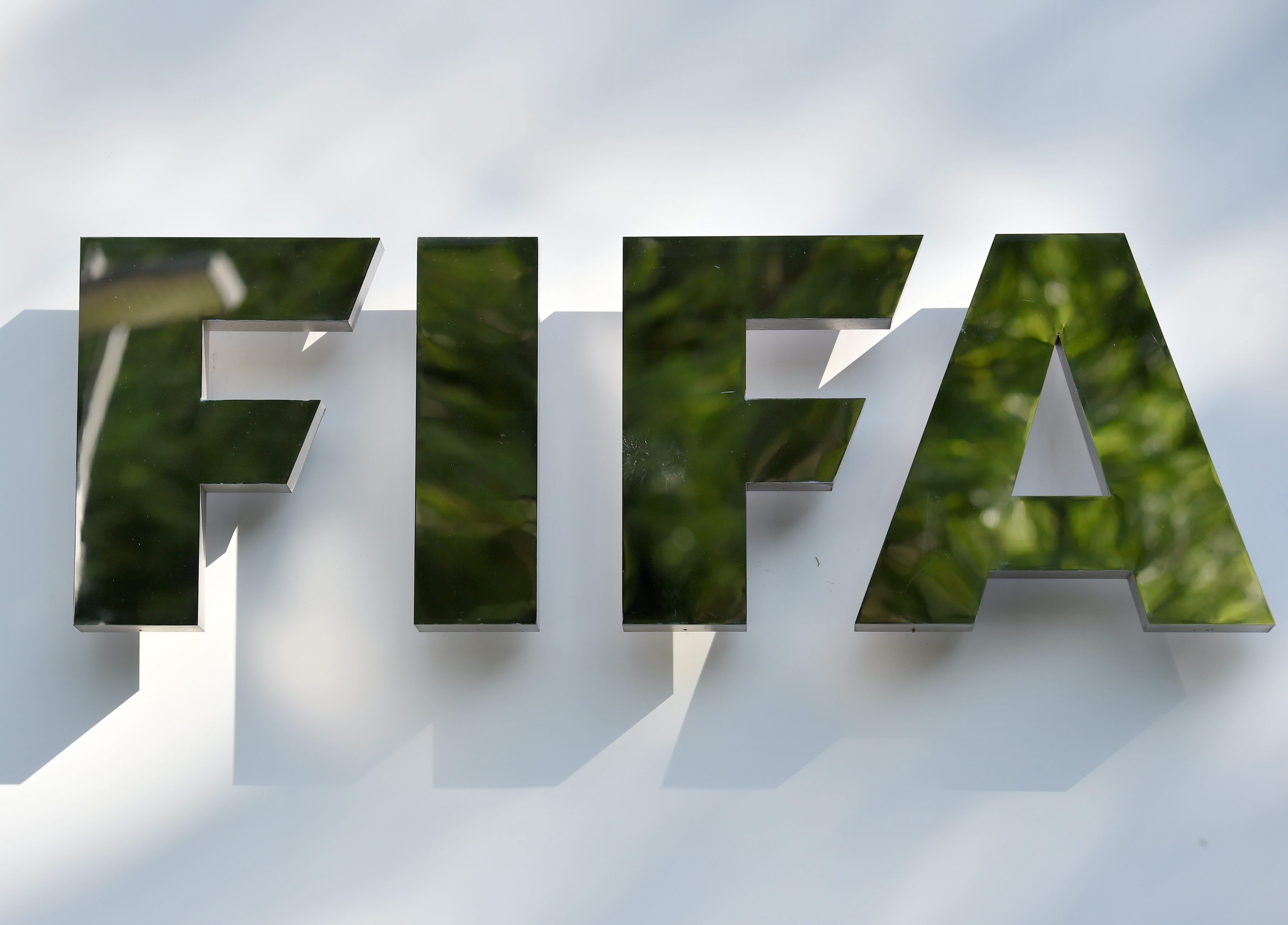 FIFA acaba com “comprar para depois emprestar”