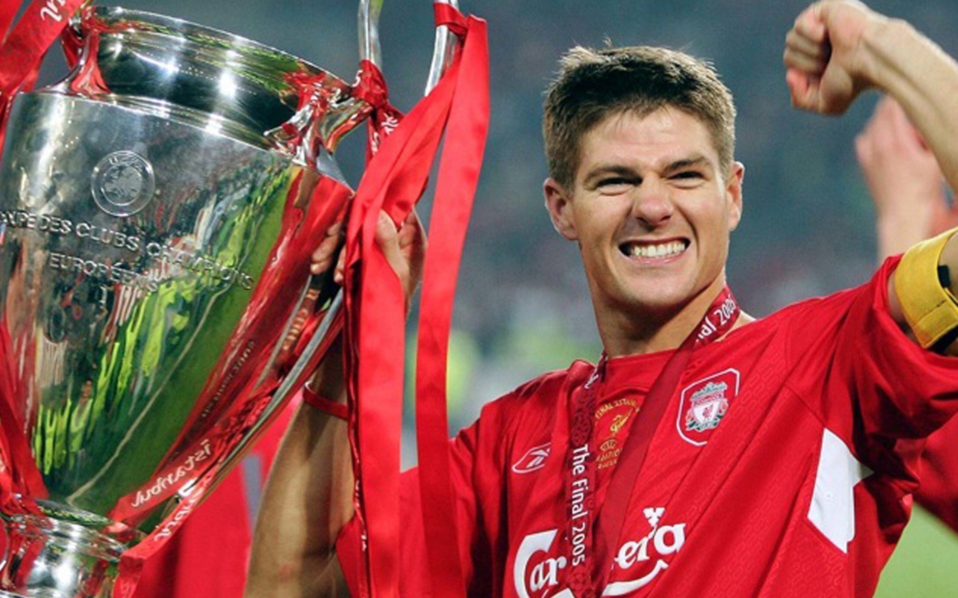 OFICIAL: Steven Gerrard termina a carreira