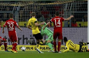 Aubameyang resolve clássico com o Bayern de Munique