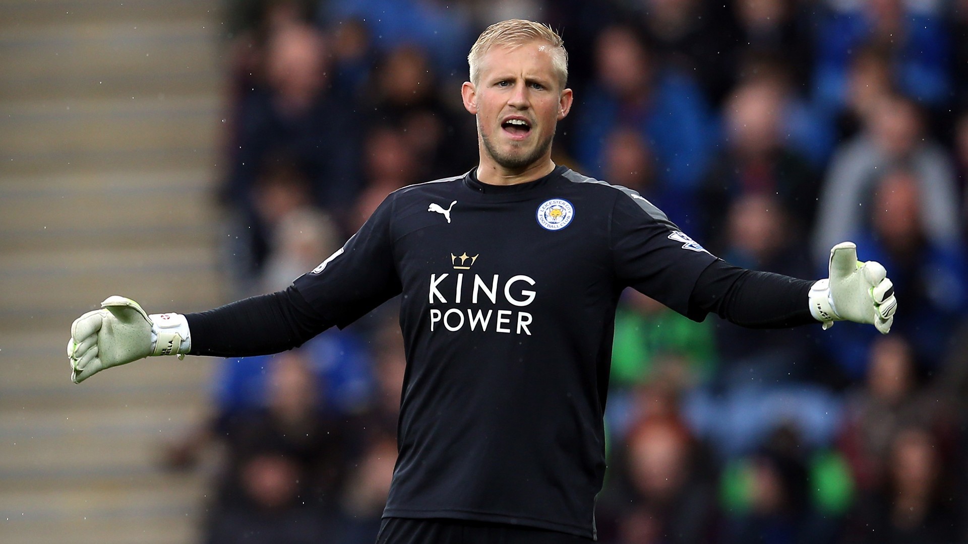 Kasper Schmeichel fratura a mão e para durante quatro semanas