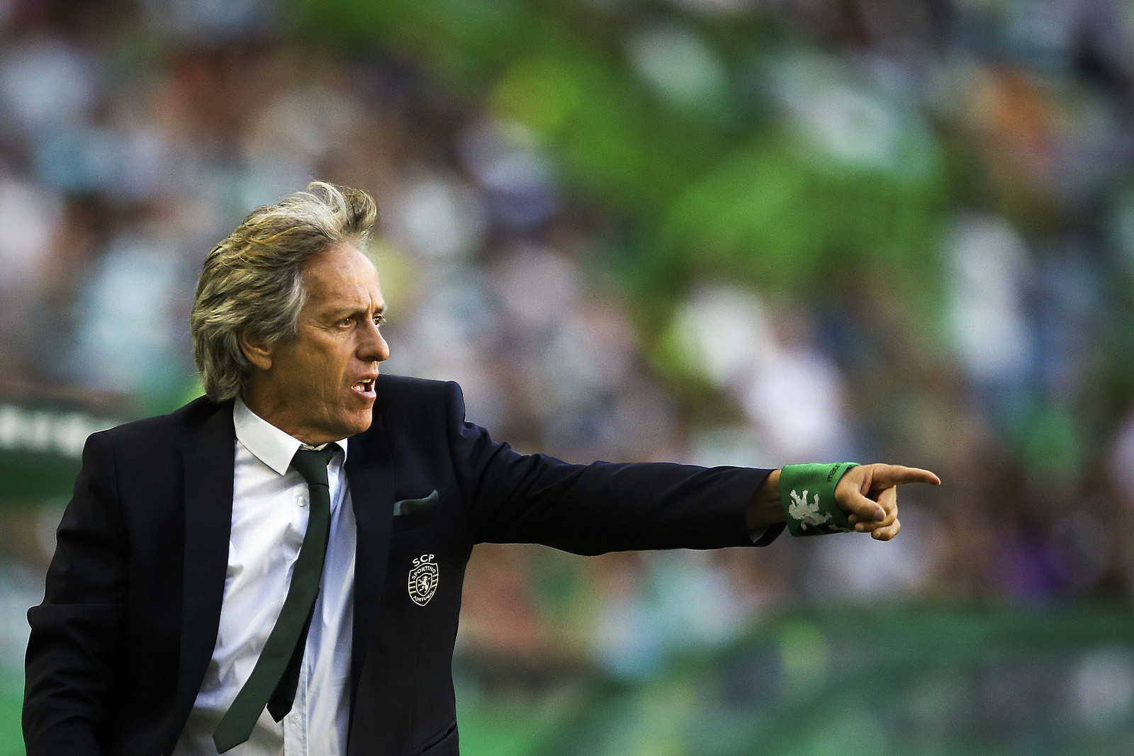 Jesus anuncia substituto de William Carvalho