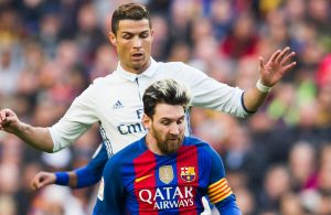 “Cristiano Ronaldo foi construído fisicamente. Messi nasceu assim, como um génio”