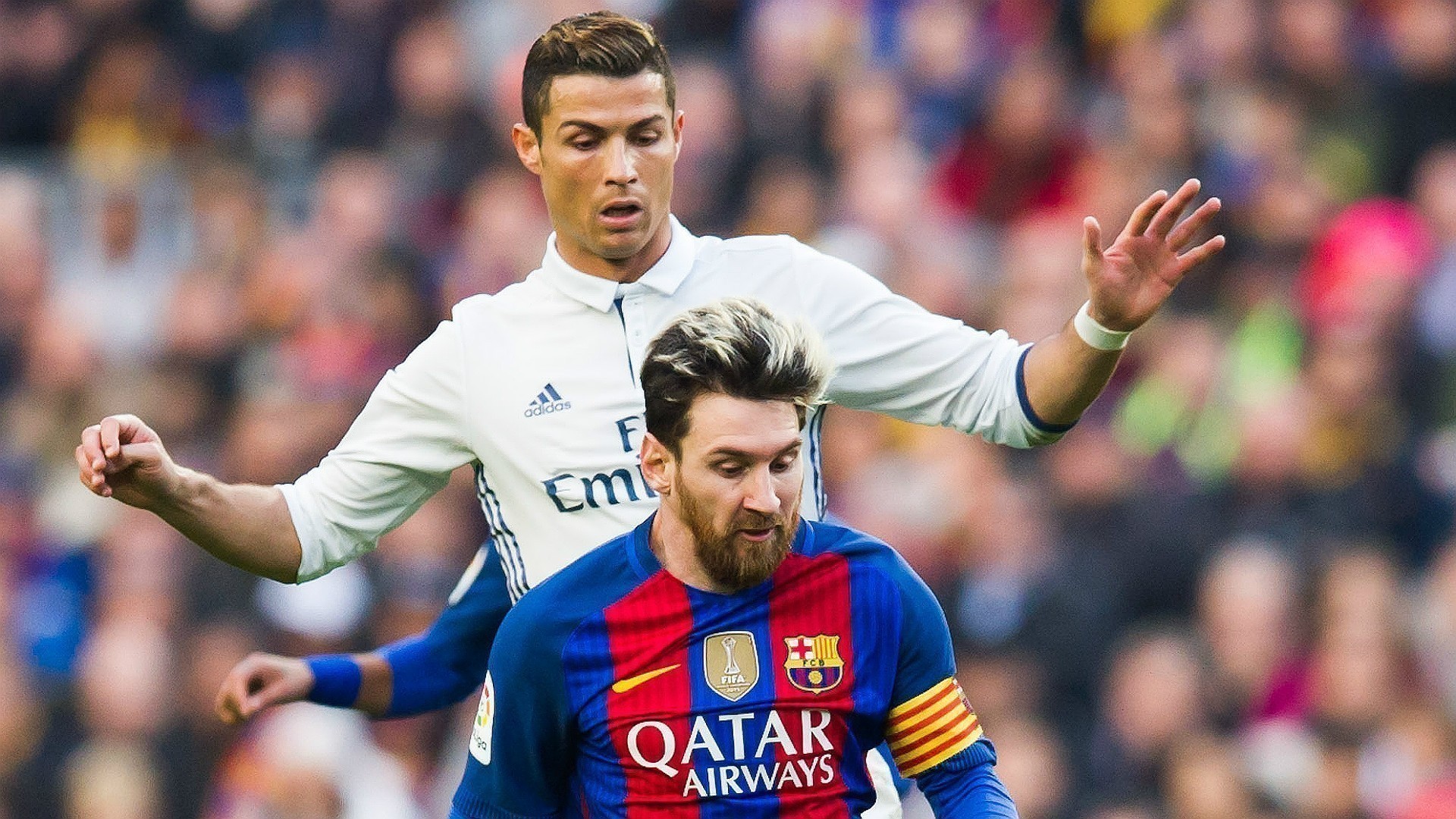 “Cristiano Ronaldo foi construído fisicamente. Messi nasceu assim, como um génio”