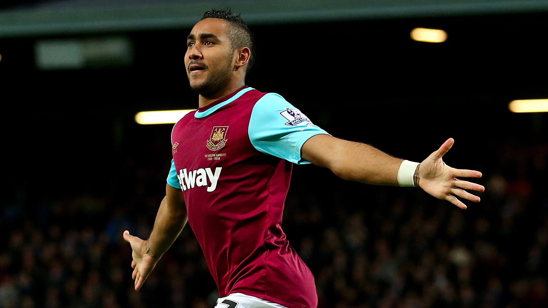 Manchester United oferece Fellaini ao West Ham para ter Payet