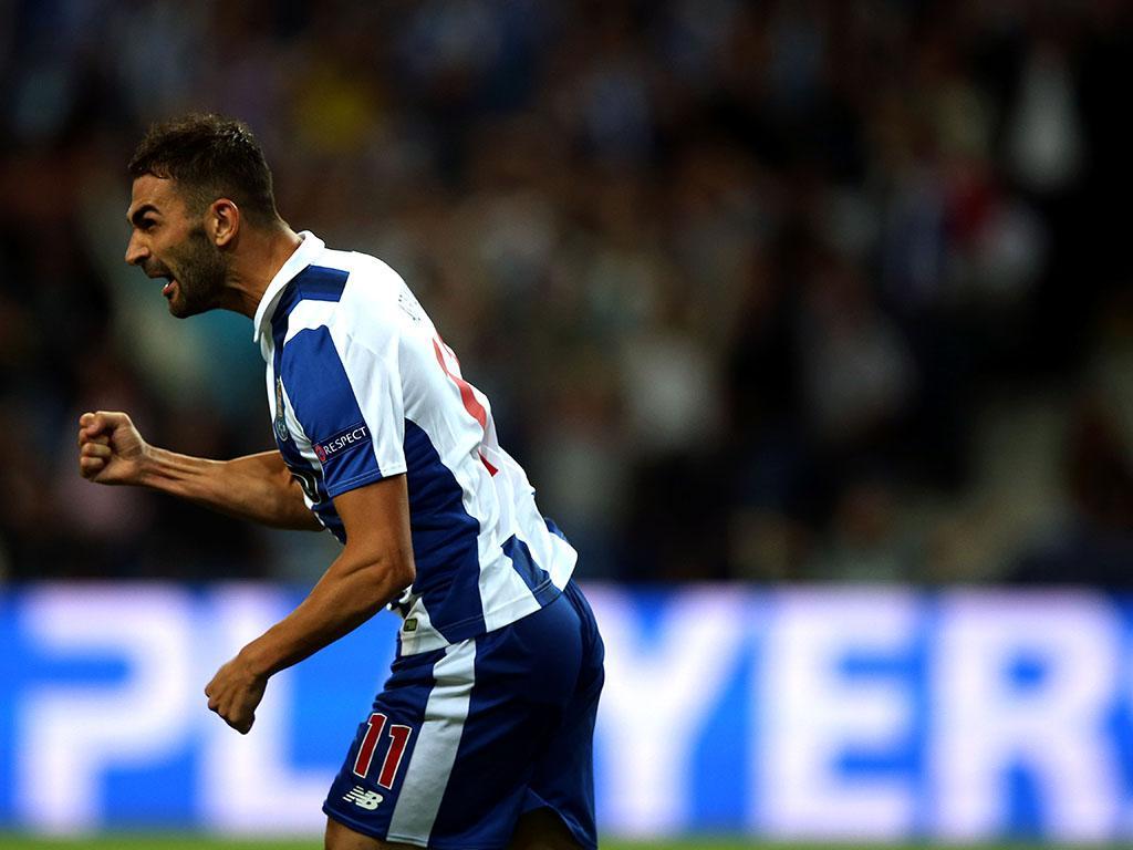 Adrián López emprestado ao Villarreal