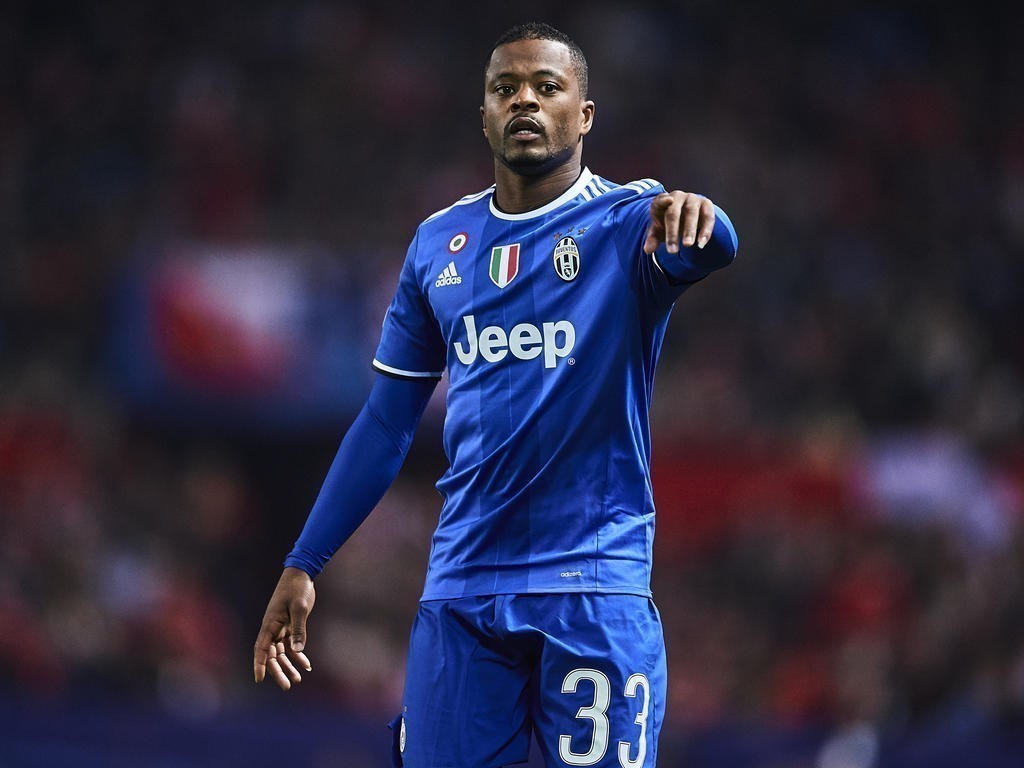 Evra esteve quase a regressar ao Manchester United