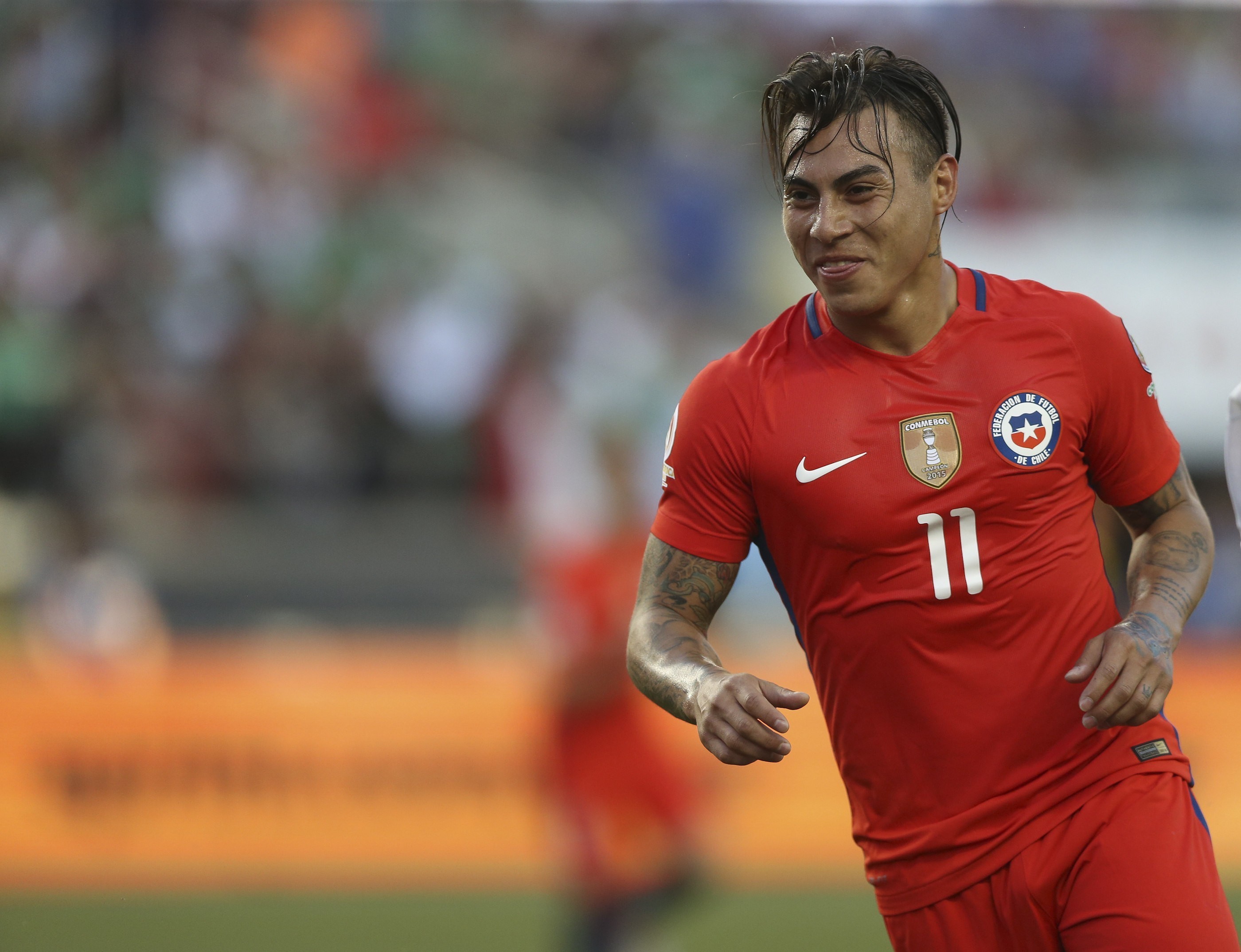 Vargas assina pelo Tigres