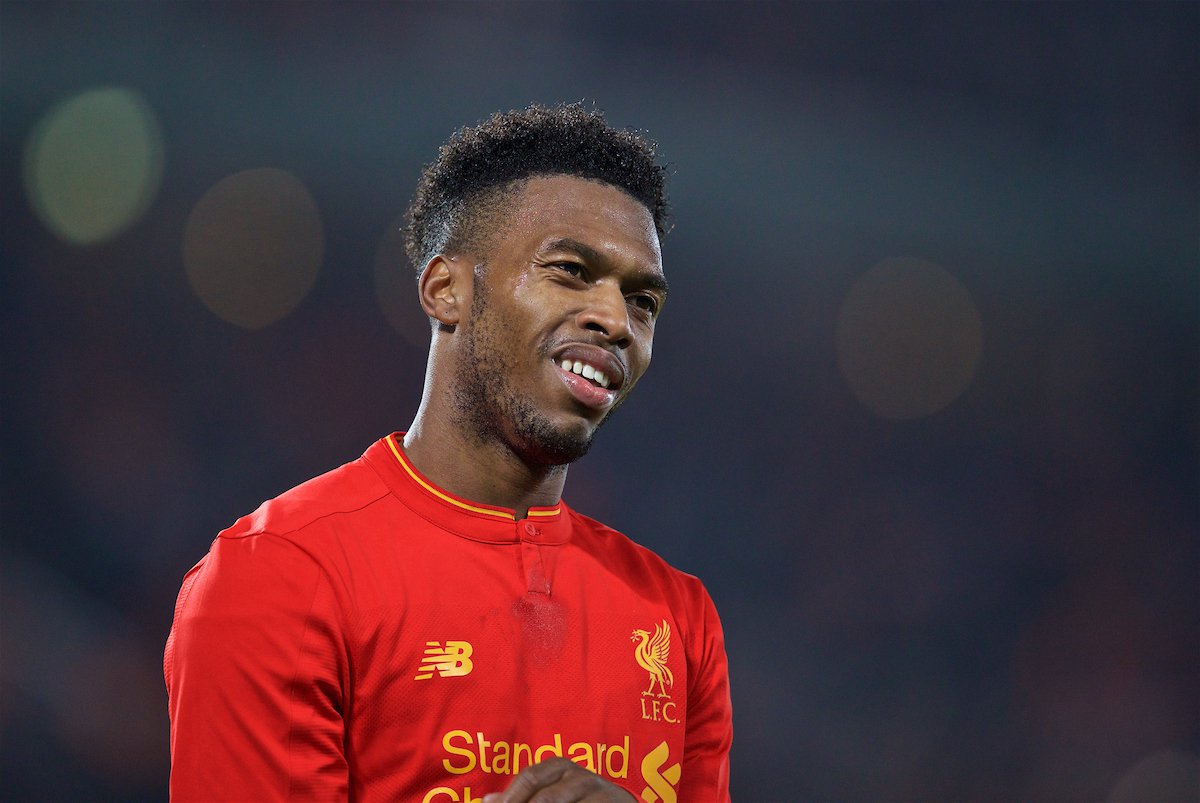 Daniel Sturridge volta a ser titular no Liverpool quase três meses depois