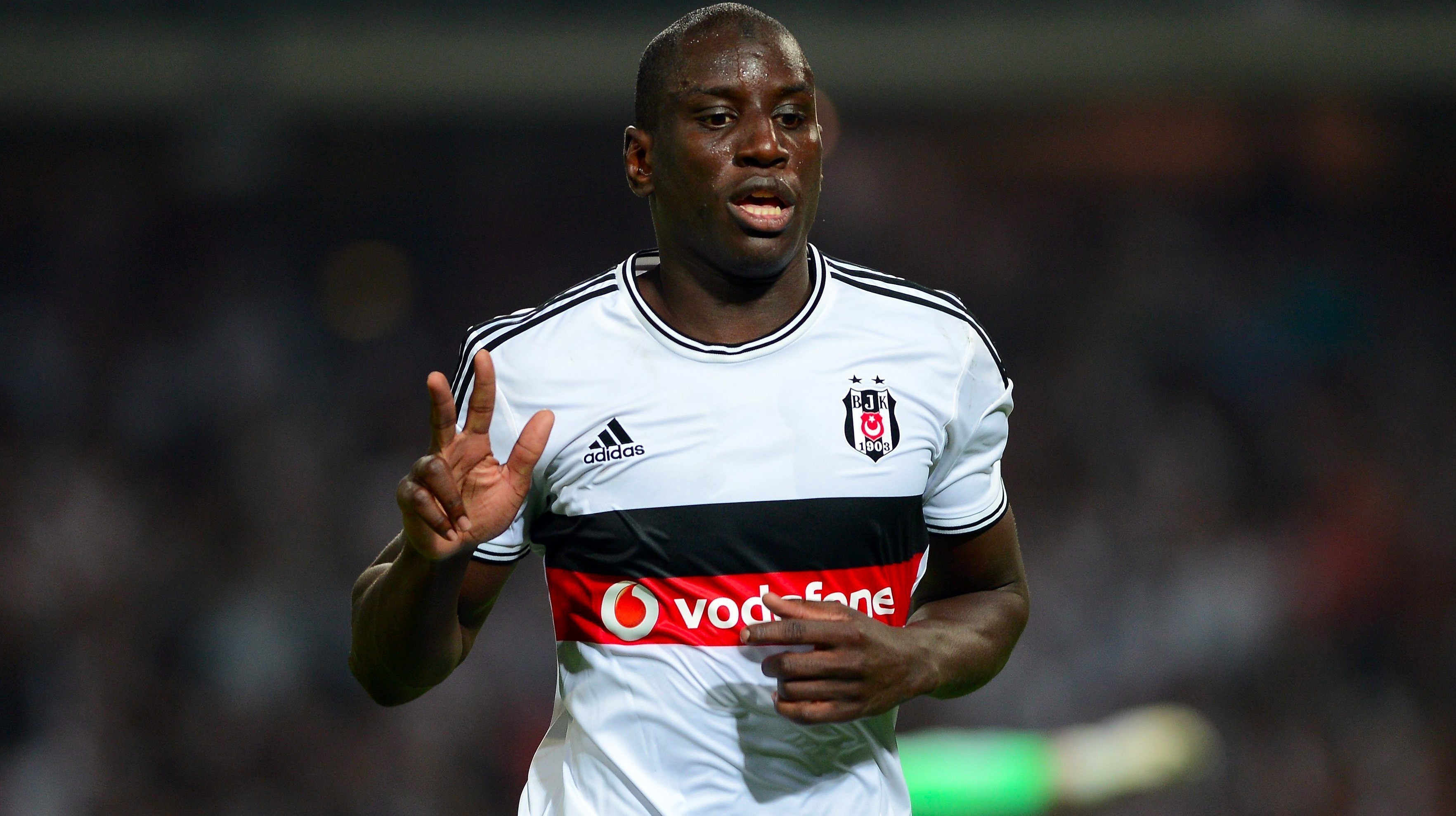 OFICIAL: Demba Ba está a realizar testes médicos com o Besiktas