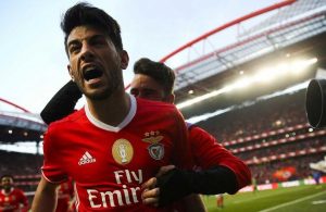 Benfica vence Tondela e deixa Sporting a dez pontos