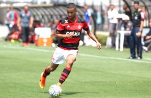 OFICIAL: Mónaco garante contratação de grande promessa brasileira