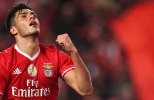 Raúl Jiménez regressa aos convocados