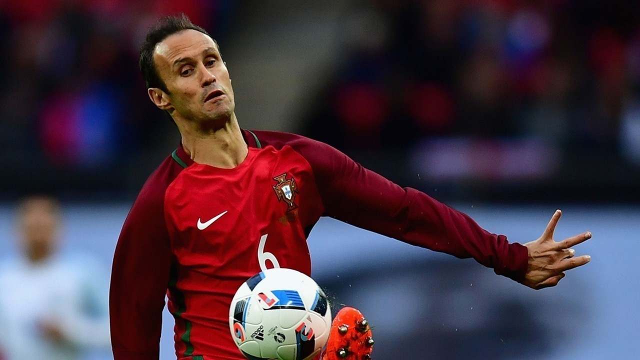 Ricardo Carvalho perto de reforçar equipa de Villas Boas