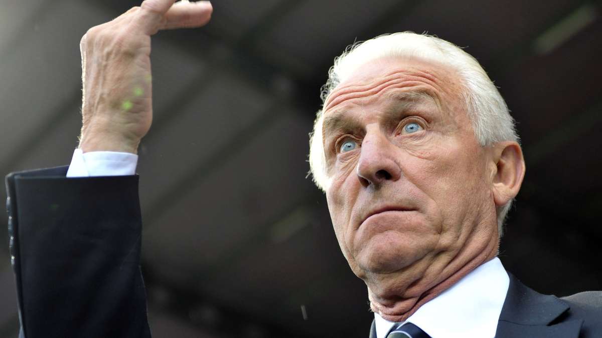 Um dos melhores treinadores de sempre pode estar de regresso ao ativo!