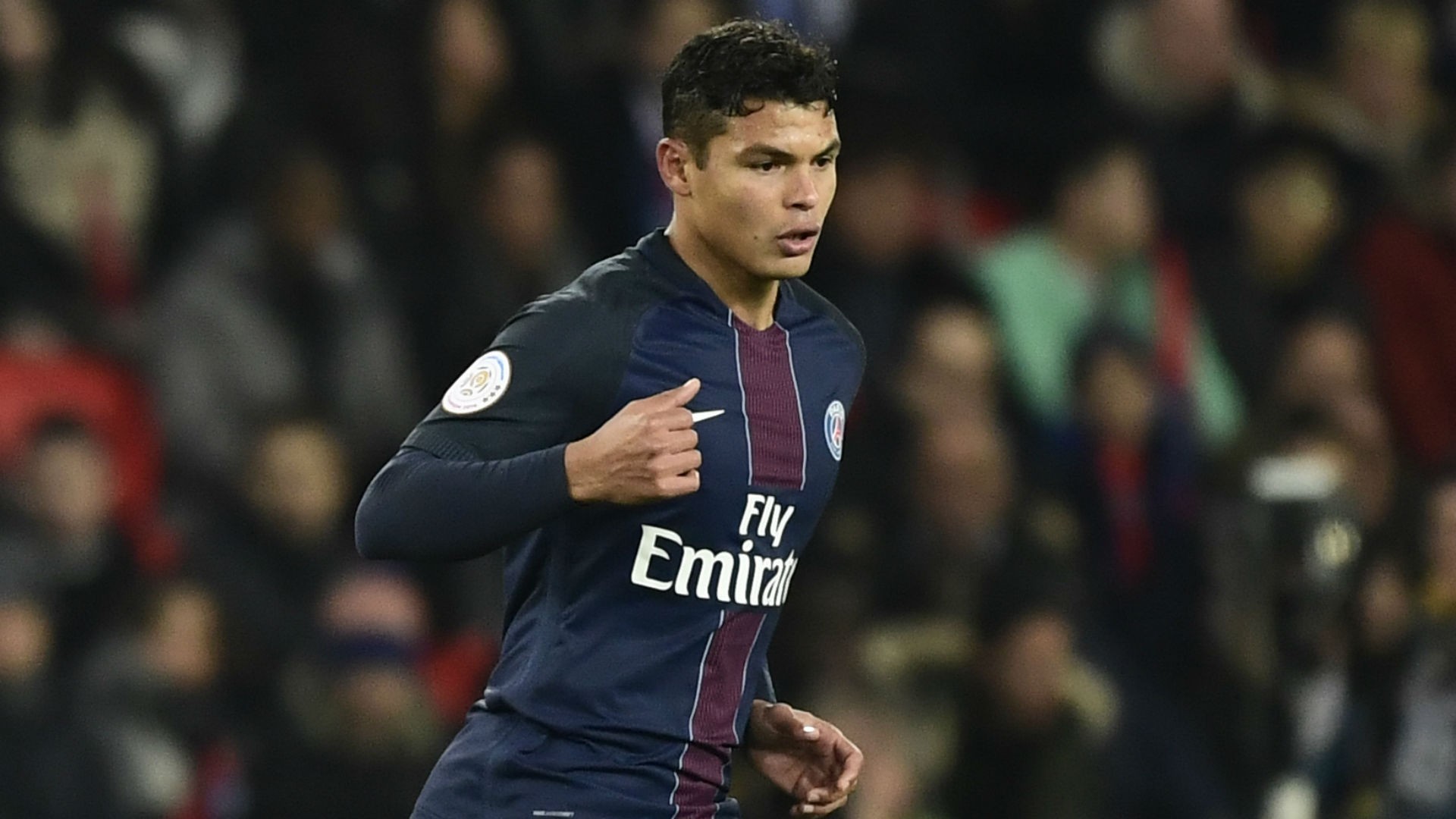 Thiago Silva é baixa para o encontro com o Barcelona