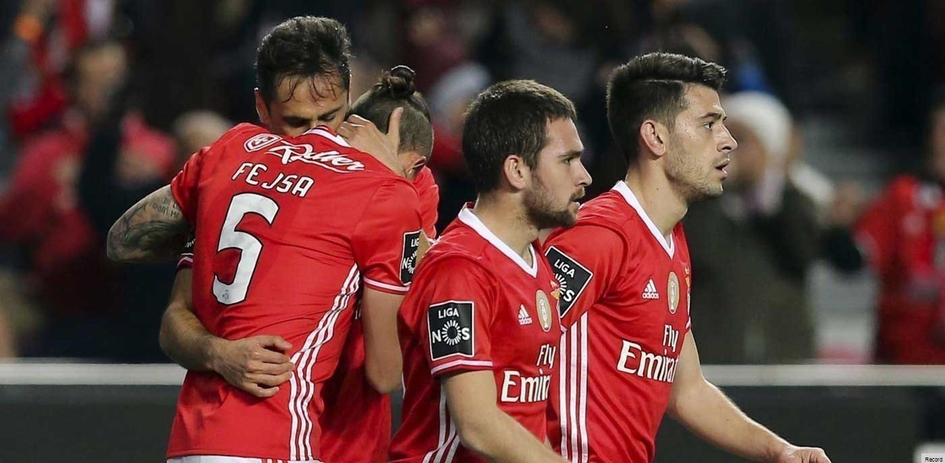 Benfica derrota Nacional e recupera liderança