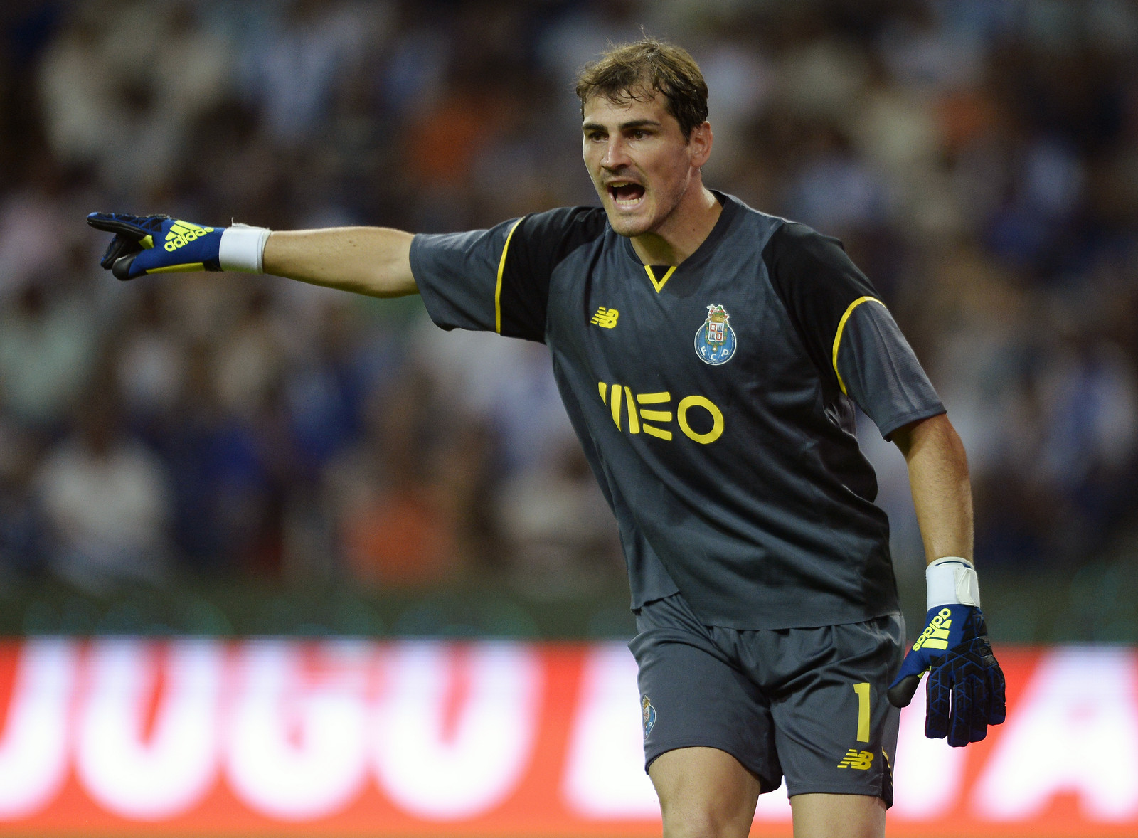 Casillas renova com o FC Porto