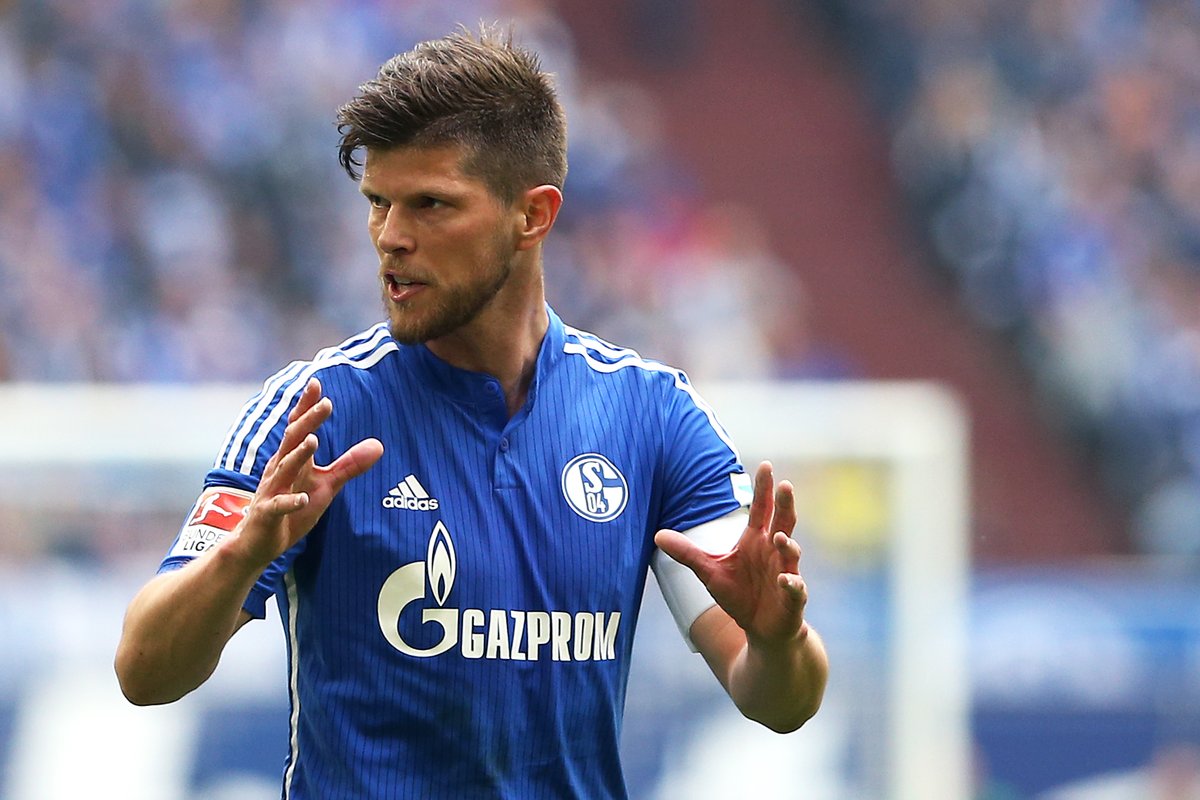 Ajax garante contratação de Huntelaar