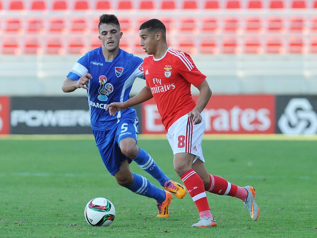 OFICIAL: Bilal Ould-Chikh abandona o Benfica