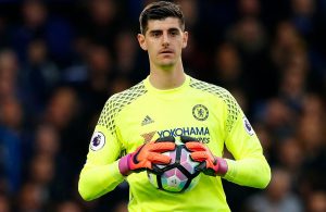 Courtois lesiona-se a gravar um anúncio de basquetebol