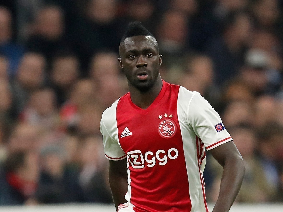 Barcelona avança para a contratação de Davinson Sánchez