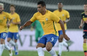 Diego Souza lamenta falta de oportunidades no Benfica