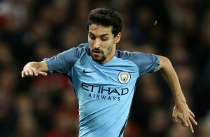Jesús Navas passa a ser lateral com Guardiola