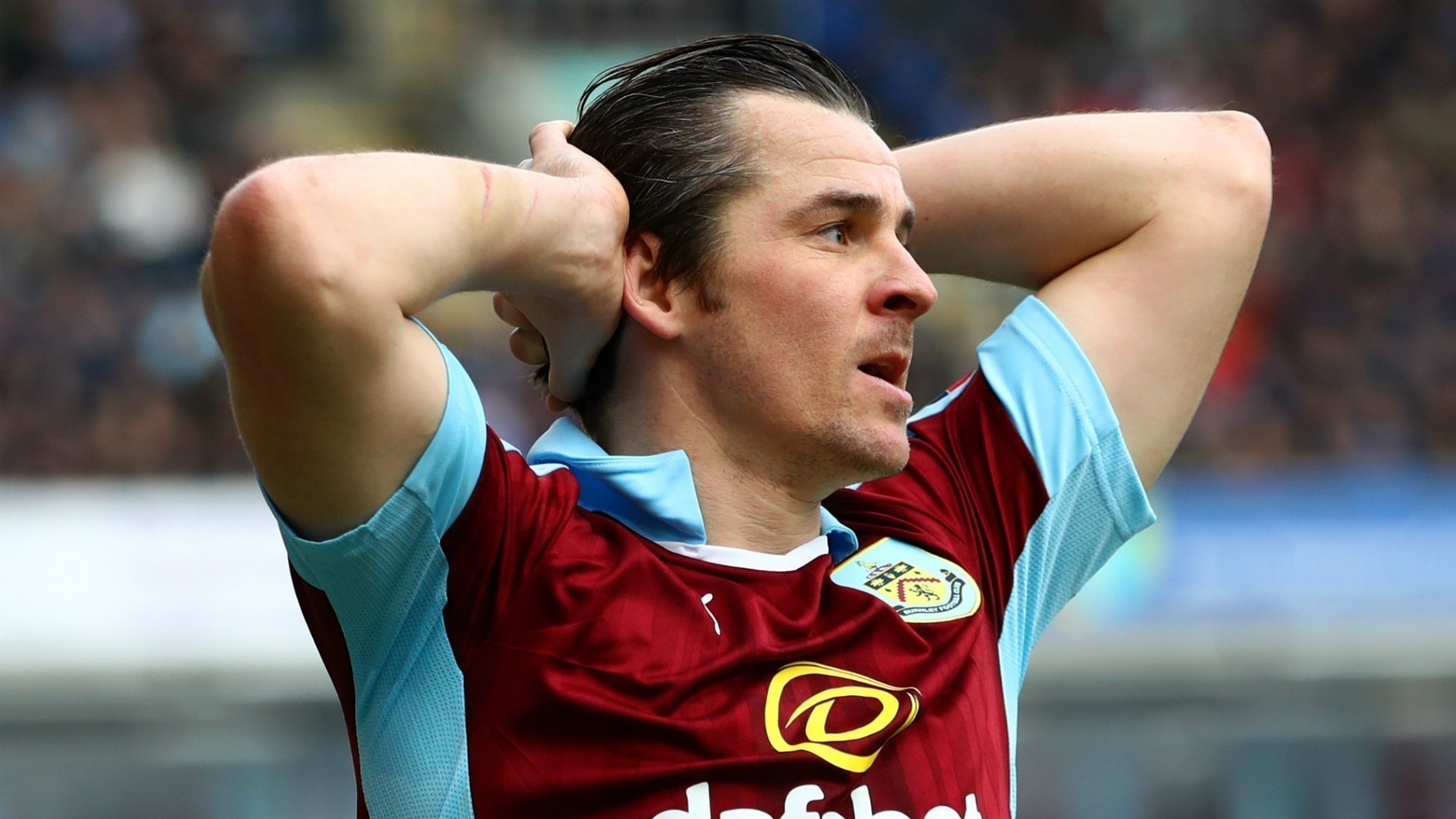 Joey Barton suspenso por 18 meses