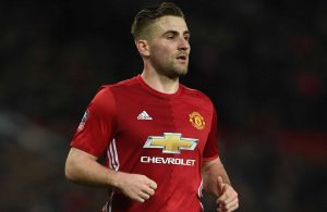 Luke Shaw arrasado por José Mourinho
