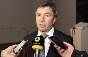 Carlos Barbosa anuncia acordo de última hora com Luís Filipe Vieira