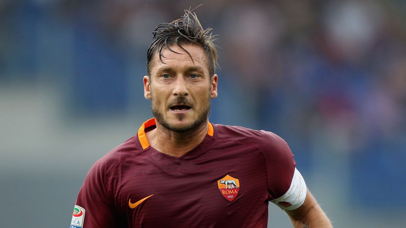 Totti retira-se do futebol no final da temporada