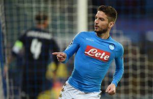 Mertens renova com o Nápoles