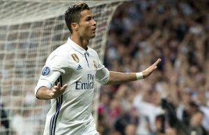 Hat-trick de Cristiano Ronaldo coloca Real Madrid mais perto da final!