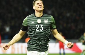 Mario Gomez renova com o Wolfsburgo