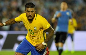 Paulinho revela que tem proposta do Barcelona