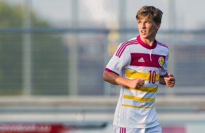 Ryan Gauld emprestado ao Aves