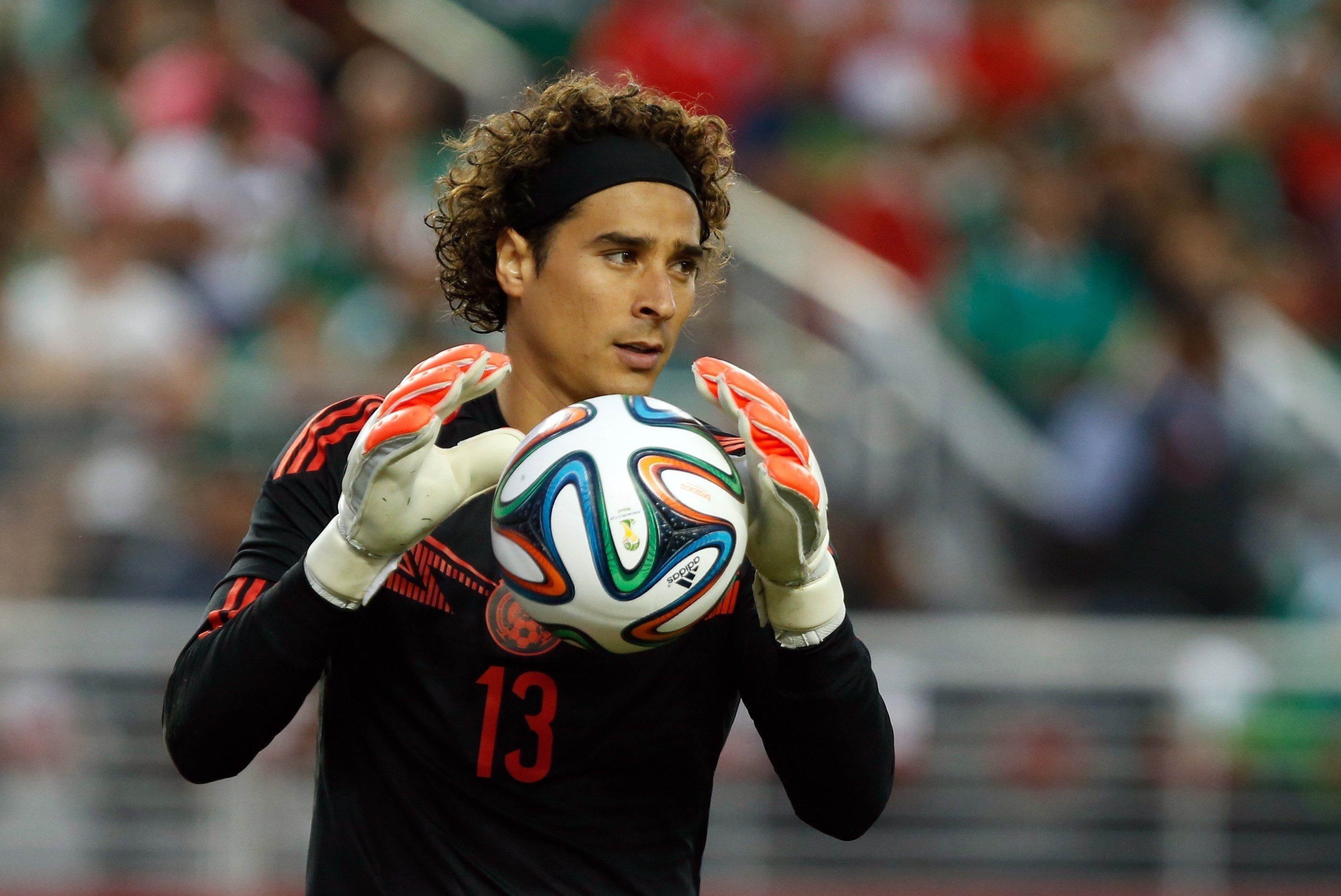 Ochoa reforça a baliza do Standard Liège